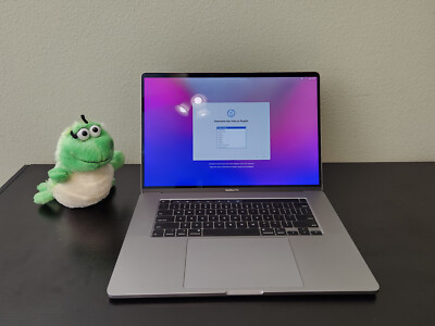 Apple MacBook Pro 16'' 1TB SSD, i9 9th Gen, 16GB RAM, AMD 5500M, 28 charge cycles