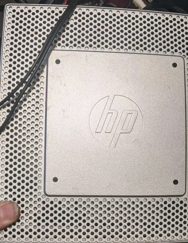 HP T610 WES7E AMD T56N 1,65 GHz 16 GB/4 GB DDR3 1600 AMD Radeon HD 6320 delgada... Foto 4 de 4