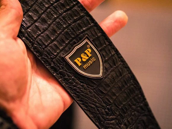 Correa de guitarra de cuero PU ajustable correa de bajo eléctrico patrón de piel de serpiente Foto 4 de 4