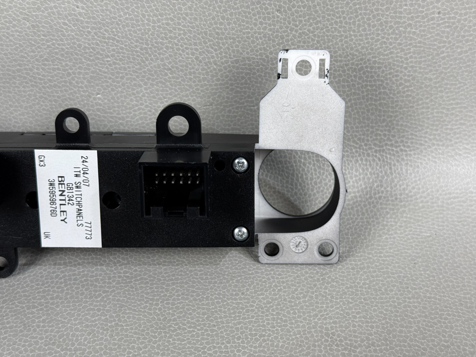 NEW! 2006-2012 BENTLEY CONTINENTAL FLYING SPUR CENTER CONSOLE SWITCH UNIT OEM