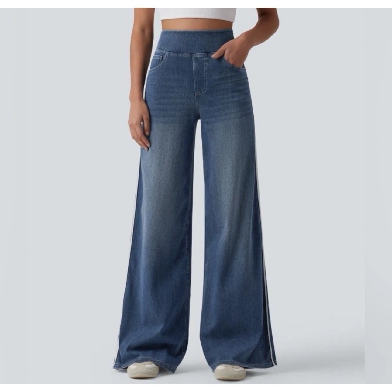 &ndash; Medium Wash Blue &ndash; Size L (regular)