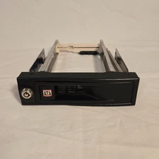 StarTech HSB100SATBK 5.25in Trayless Hot Swap Mobile Rack for 3.5in HDD