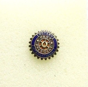 Vintage 10K Gold Rotary Internationa; Past President Lapel Pin - 1.3 Grams