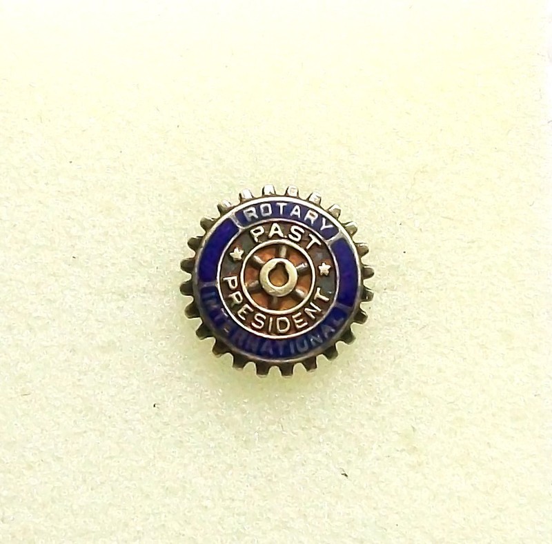 Vintage 10K Gold Rotary Internationa; Past President Lapel Pin - 1.3 Grams