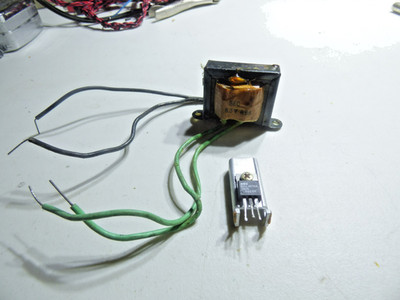 Vintage Pri. 115V AC, 6.3V @ 0.6A Power Transformer, Used 7805 Voltage Regulator