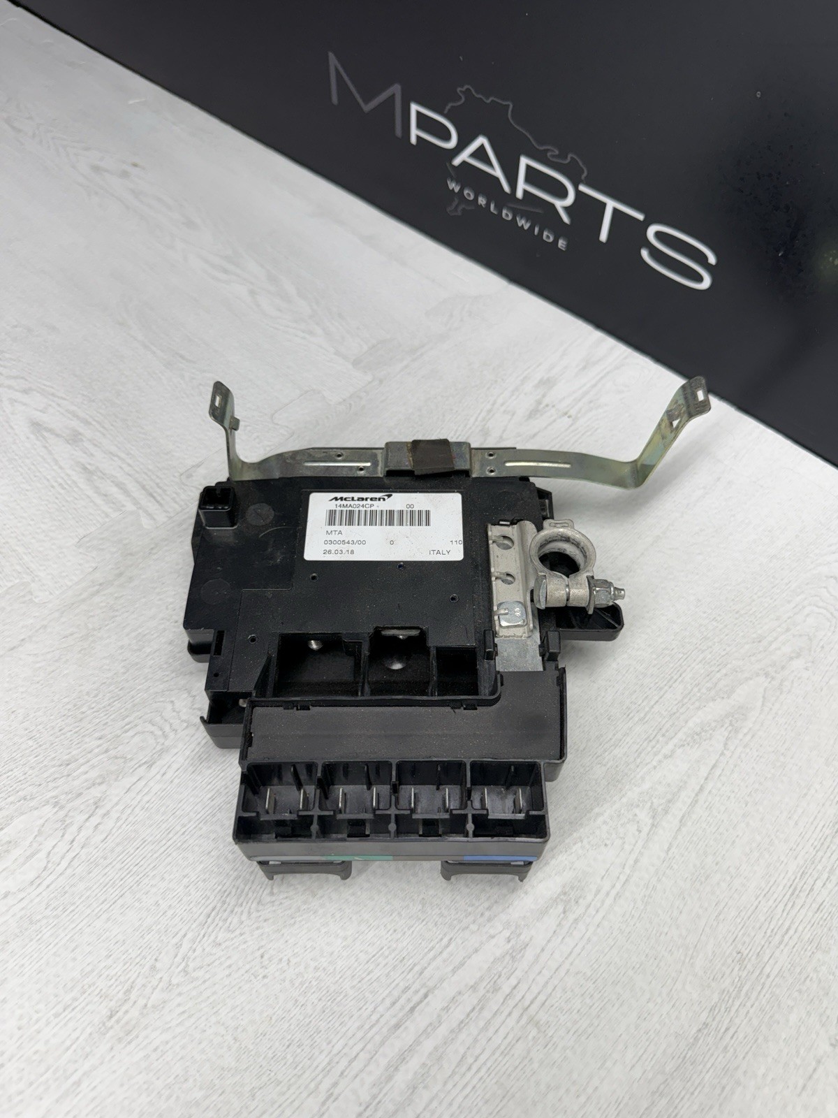 2018-2023 MCLAREN 720S FUSE RELAY JUNTION BATTERY BLOCK BOX UNIT 14MA024CP OEM