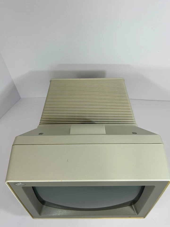 IBM Personal System/2 Color Display 8512-001 13 " CRT Monitor Tested working - Image 3 of 4