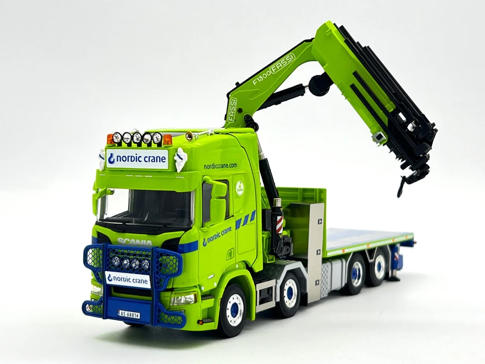 Camión de plataforma Scania R Highline aparejado grúa Fassi 8x2 + pluma "Nordic" modelos WSI Foto 3 de 4