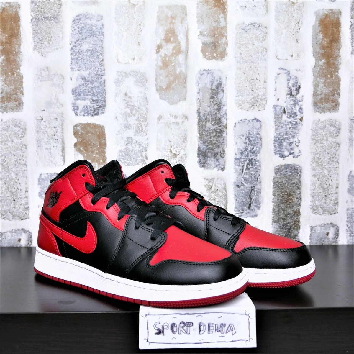 Nike Air Jordan 1 Mid Banned 2020 554725-074 Grade School GS