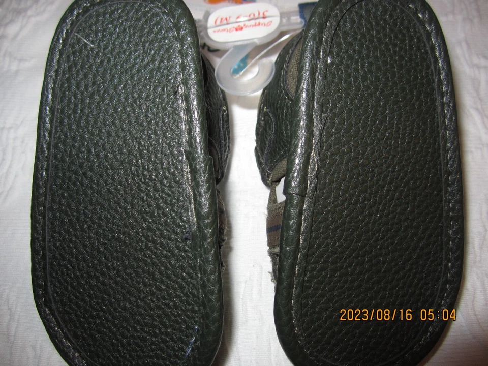 Sandalias informales suaves para bebés niños verde oliva talla 3 para 6-9 meses nuevas con etiquetas Foto 3 de 4