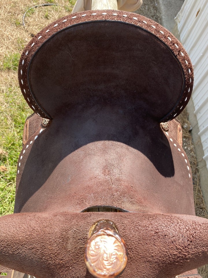 15” Circle Y Horse Tack World Barrel Saddle spinal relief lightweight