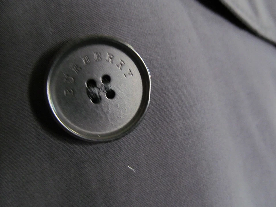 Burberry Women’s Sandringham Short Trench Black Size 8P - Image 4 of 4