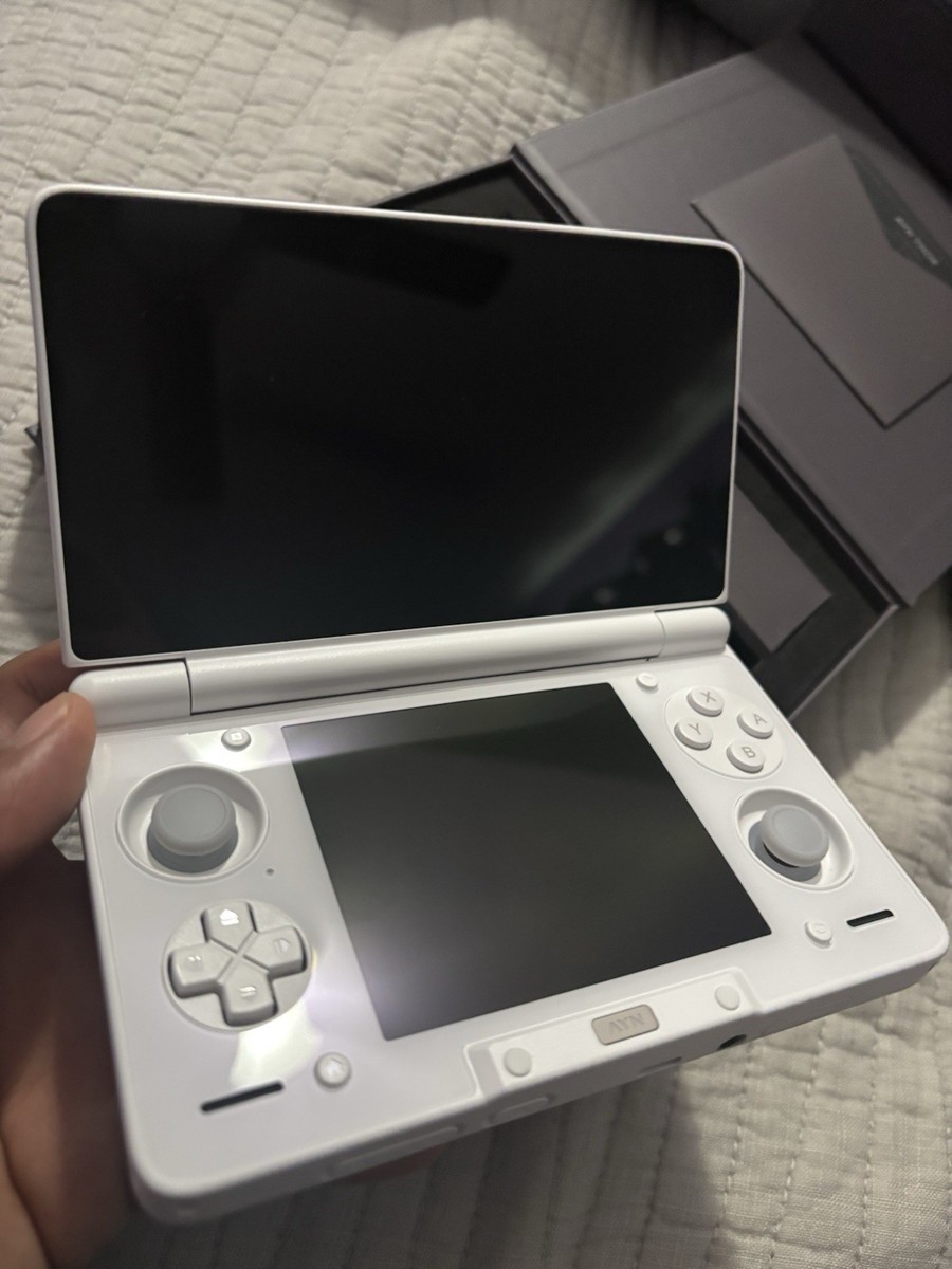 AYN Thor Pro Handheld Gaming Console White 12GB RAM 256GB Storage