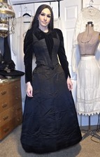 Black Victorian Taffeta/Velvet Bodice w/ Lace Collar