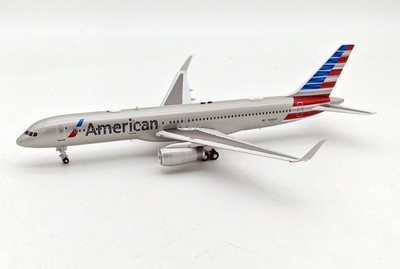 American Airlines Boeing 757-223 N188AN Mit Stand 1:200 Inflight200 IF752AA0124