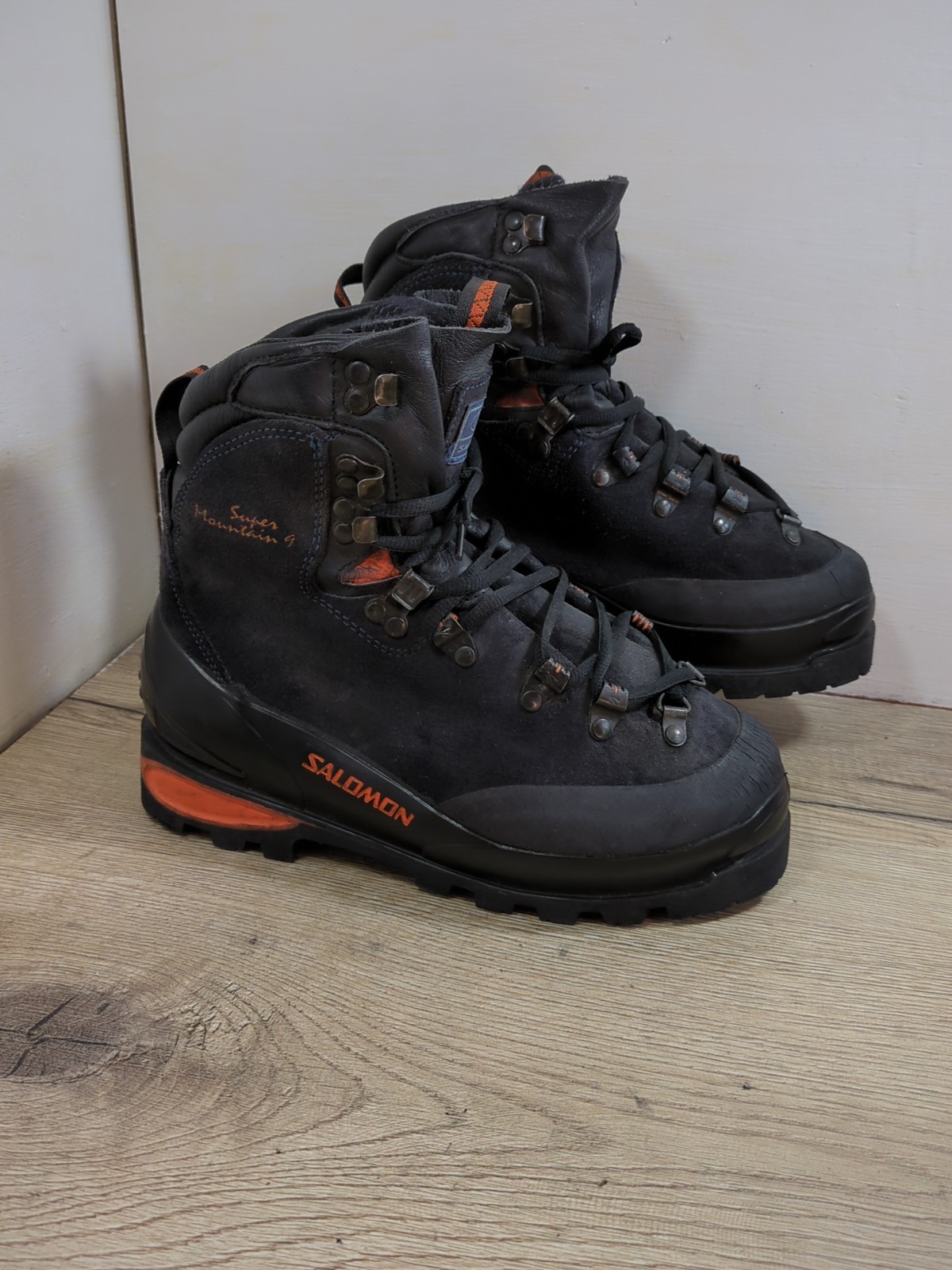Stivali da trekking Salomon Super Mountain 9 taglia 5 UK ottima usura ottime suole