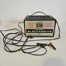 VTG Schumacher Electromite 10 AMP Battery Charger 6V-12V Circuit Breaker 60s USA