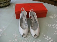 Charles Jourdan Vintage Size 7 White Open Toe shoes new