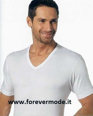 Nike Sportswear Club Maglietta Uomini - Bianco, Nero Compra Online