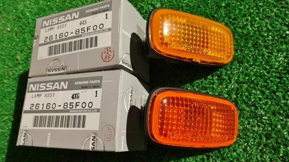 Nissan 99-02 Silvia S15 Amber Side Markers Genuine 26160 Nissan 99-02 Silvia S15 Amber Side Markers Genuine 26160