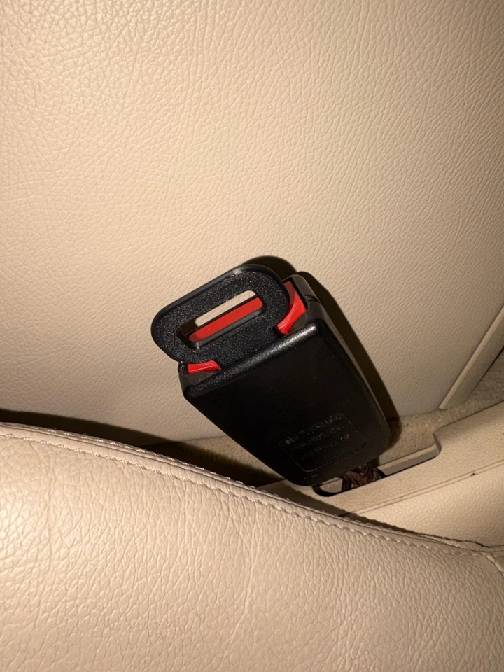 4x Anschnaller  Gurtwarnung Deaktivieren (Nur für Abgezäuntes Privatgelände) - Bild 2 von 2