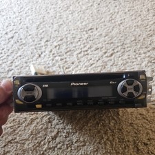Reproductor de CD estéreo en tablero Pioneer DEH-1400 Mfg 2002 usado Inc placa frontal