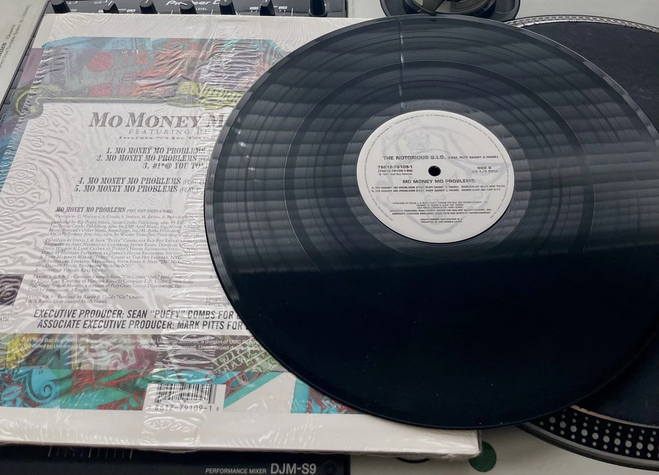 Notorious BIG -Mo Money Mo Problems OG 1997 Press 12" in Pic Cover VG+/VG+ SHK - Image 2 of 2