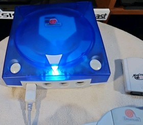 SEGA Dreamcast Console - Gaming Bundle - Blue/White Shell - Complete Bundle