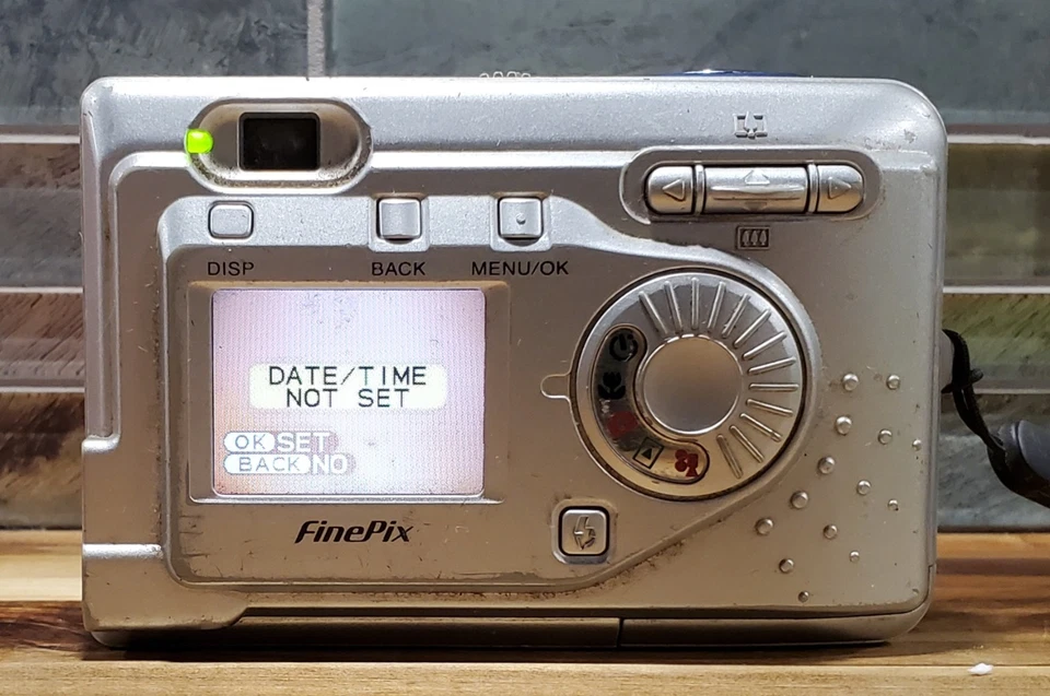 Fujifilm FinePix A303 3.2MP Digital Camera w/ 3x Optical Zoom Camera Only Good - Image 3 of 4