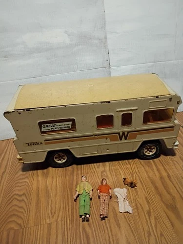 Tonka Winnebago Complete With Figures Dog And Accessories