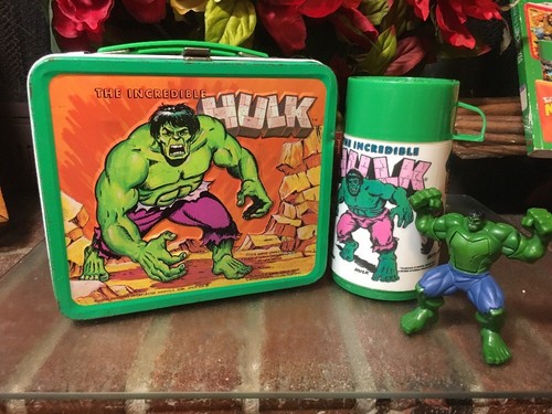 incredible hulk metal lunchbox 1978 w /thermos and bonus actonn