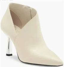 NEW In BOX! Vince Camuto Tannido Pointed Toe Creamy White Bootie
