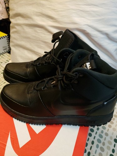 Nike Path WNTR Boots Triple Black White 