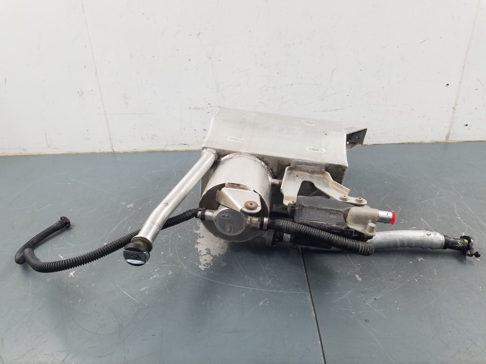 2015 12 - 16 Lamborghini Aventador Engine Oil Reservoir Tank #3666 M7