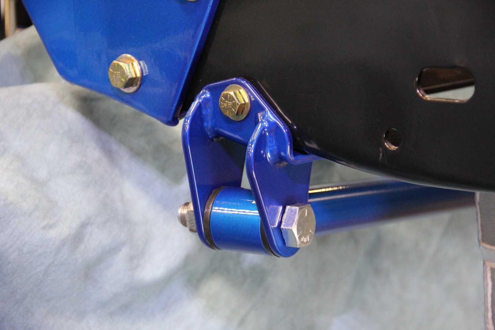 6372 CHEVY C10 GMC TRUCK BOLT ON TRAC BAR TRACK BAR BRACKET eBay