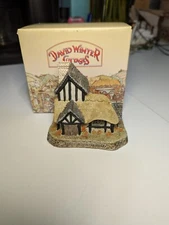 David Winter The Cartwrights Cottage 1988 Ronald McDonald Charity w/Box