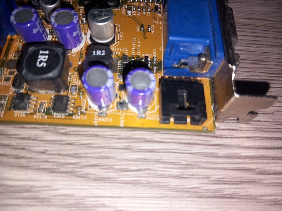 LOTE Prolink PixelView GeForce4 Ti 4200 AGP 128MB y MSI 7300GT AGP TD256 Foto 4 de 4