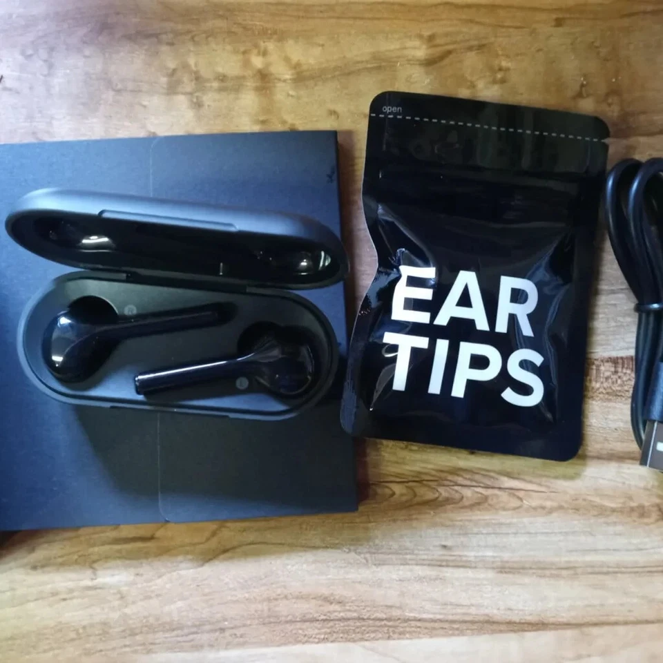 ZIZO Venture True Wireless Earbuds Bluetooth 5.0 w/ Charging Case and Cable - Image 4 of 4