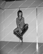 st-156 candid Nichelle Nichols dancing and stretching on set TV orig Star Trek s