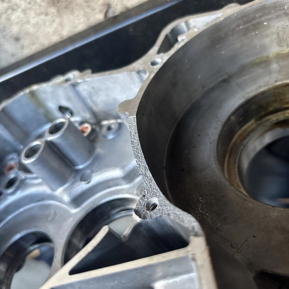 Yamaha YZ250 2004 cárter lateral derecho cárter medio extremo inferior Foto 4 de 4