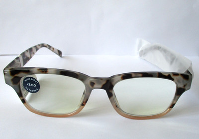Peepers Layover Focus Reading Glasses Gray Tortoise Pink +3.00 With Case