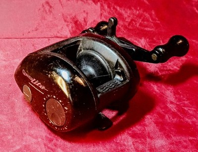 Vtg 1980s Zebco-Quantum  QuantumZite  Bait-Cast Reel w/ Magnetic Spool Control