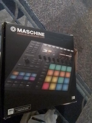 Native Instruments MASCHINE MK3 Groove Production Studio System