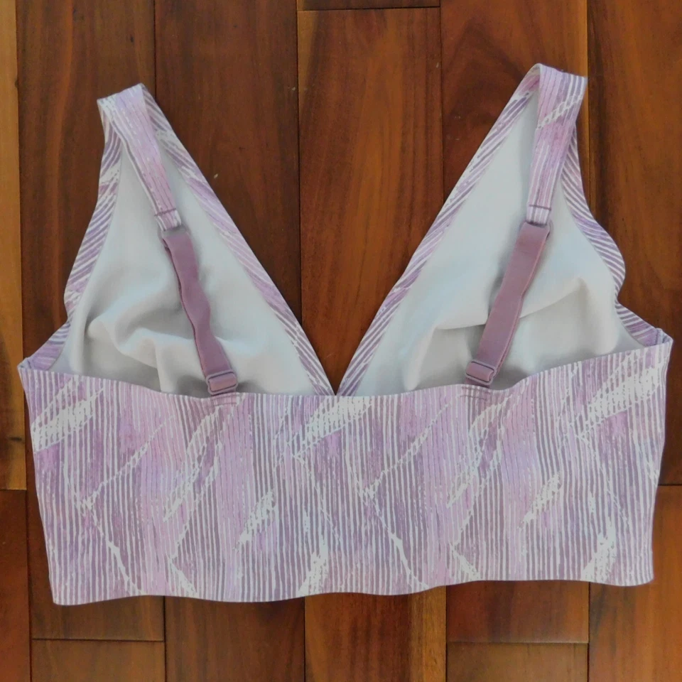 Bralette Auden sin forro, suéter a rayas lavanda XL para mujer usado en excelente estado Foto 3 de 4