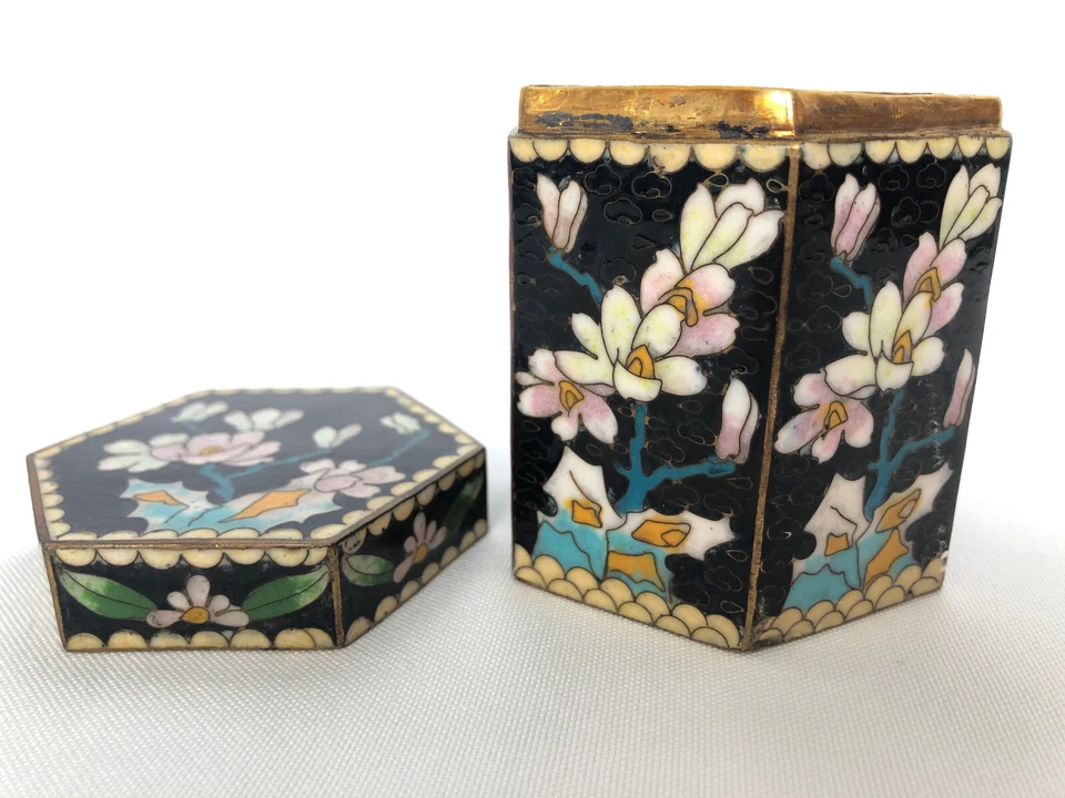 Antigua caja esmaltada floral ORIENTAL CLOISONNE con flores de cerezo rosa Foto 3 de 4