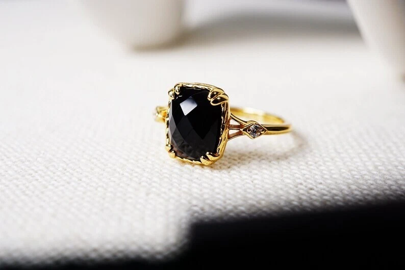 Anillo de oro de ónix negro natural único anillo hecho a mano para su anillo de oro Vermeil Foto 2 de 4