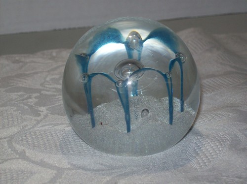 CAITHNESS SCOTLAND "MAYDANCE SILVER" ART GLASS PAPERWEIGHT BY COLIN TERRIS NUMBE - Picture 2 of 3