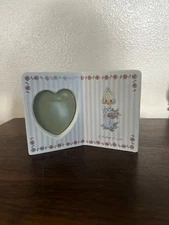 🌸 Precious Moments “A Mother Is Love” Heart-Shaped Photo Frame – Vintage