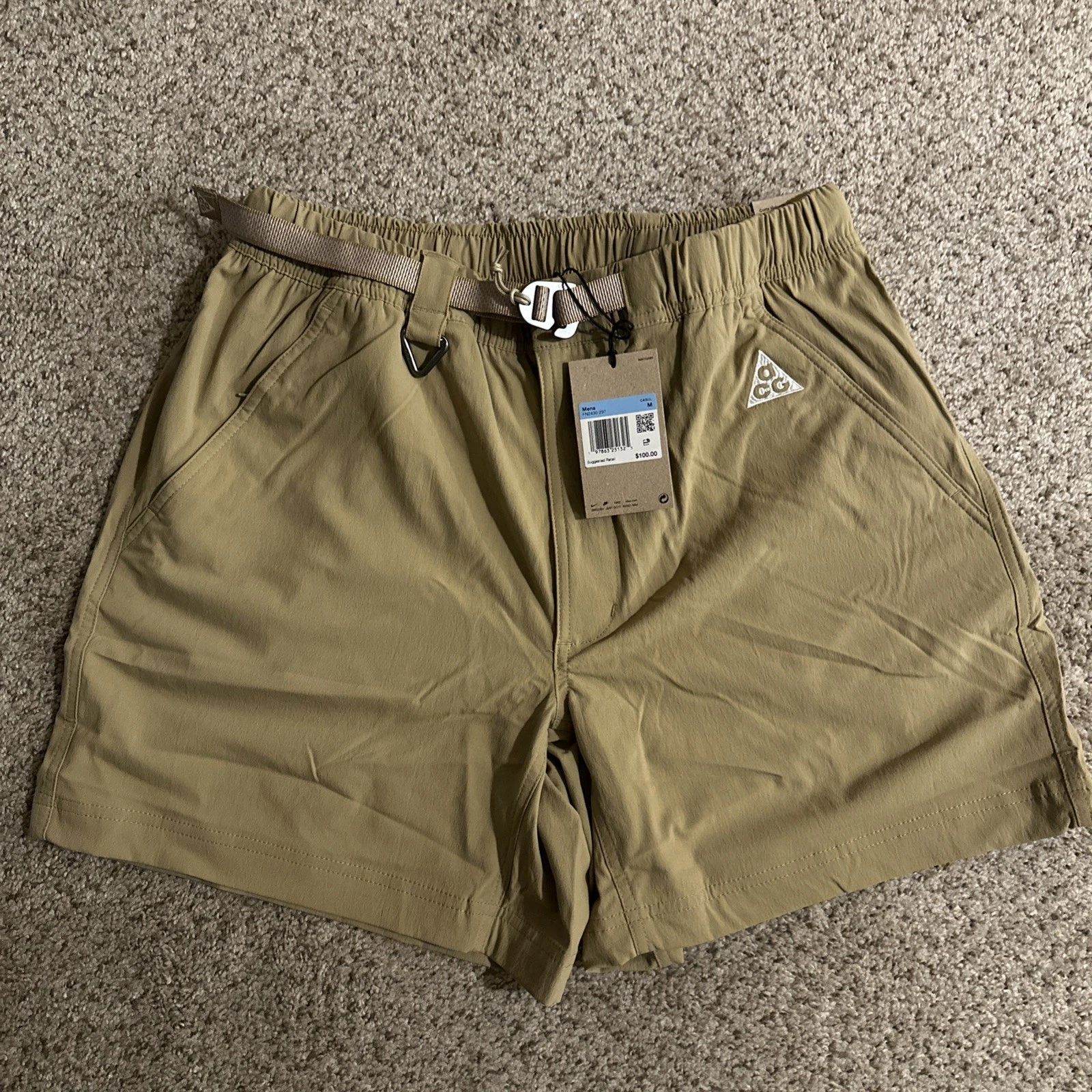 Nike ACG Hiking Shorts Mens Size Medium Parachute Beige Trail FN2430-297 NWT