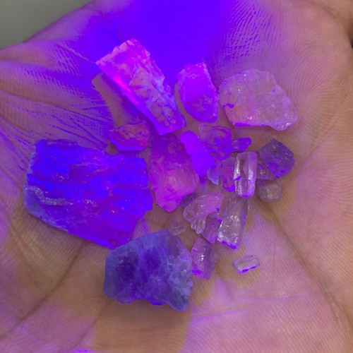 Natural Blue Sodalite (Hackmanite) Faceted Grade Rough Lot for Cutting-42.40 Ct - Picture 8 of 10